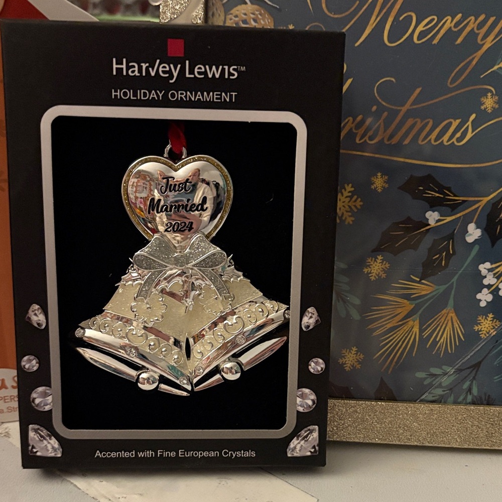 Harvey Lewis Silver 'Just Married 2024' Ornament - Picture 1 of 2